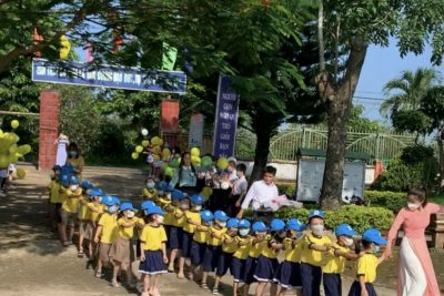 CÁC EM TRƯỜNG MẦM NON ONG VÀNG ĐẾN THĂM TRƯỜNG TIỂU HỌC LÊ QUÝ ĐÔN